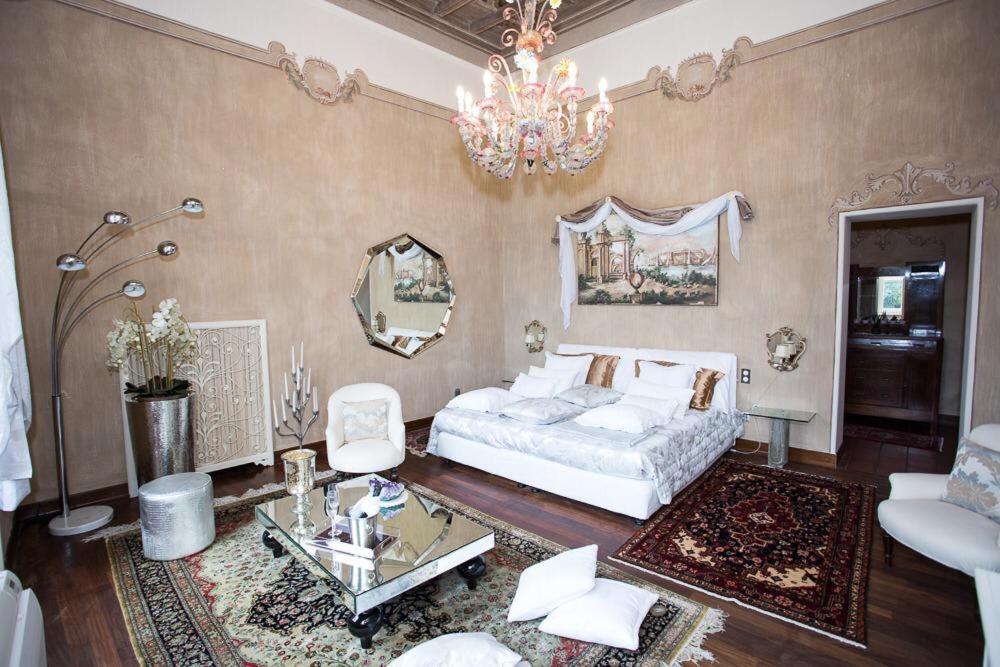 Villa Ghiringhelli Azzate Buitenkant foto