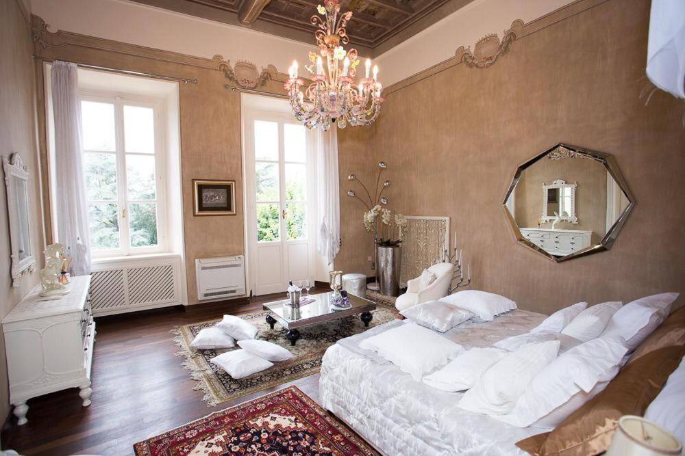 Villa Ghiringhelli Azzate Buitenkant foto
